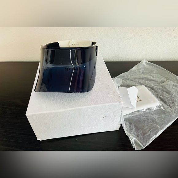 DiorPacific V1U Perspex and Rubber Visor - Picture 4 of 15
